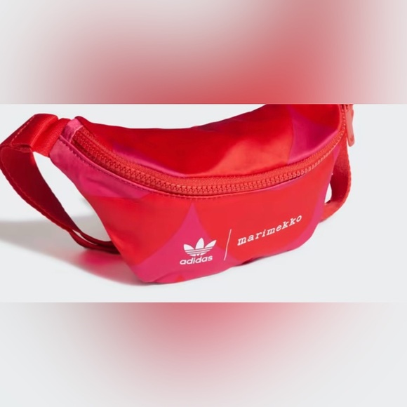 ⭐️Adidas Originals Marimekko Fanny pack⭐️ - Picture 1 of 5